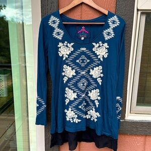 Johnny Was tunic top size medium